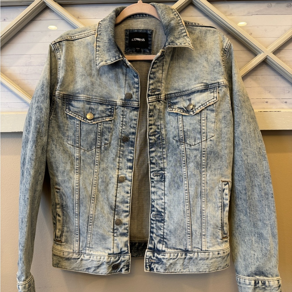 Express sz S 100% Cotton Long sleeve button denim Jean jacket